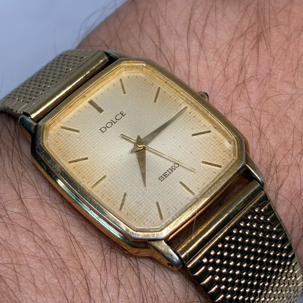 Seiko Dolce 8N41-5120 Men Watch Gold Tone Linen Dial Tank Square Mesh Band